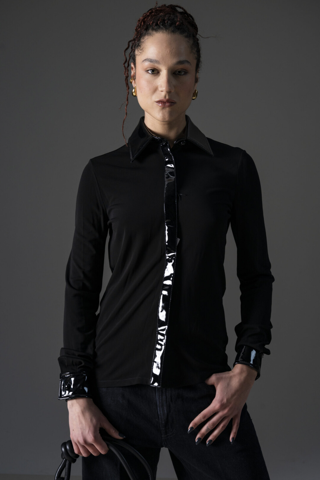 Moschino Camicia nera con cravatta